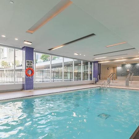 Gorgeous 1Br W/Parking Across The Scotiabank Arena Appartamento Toronto Esterno foto