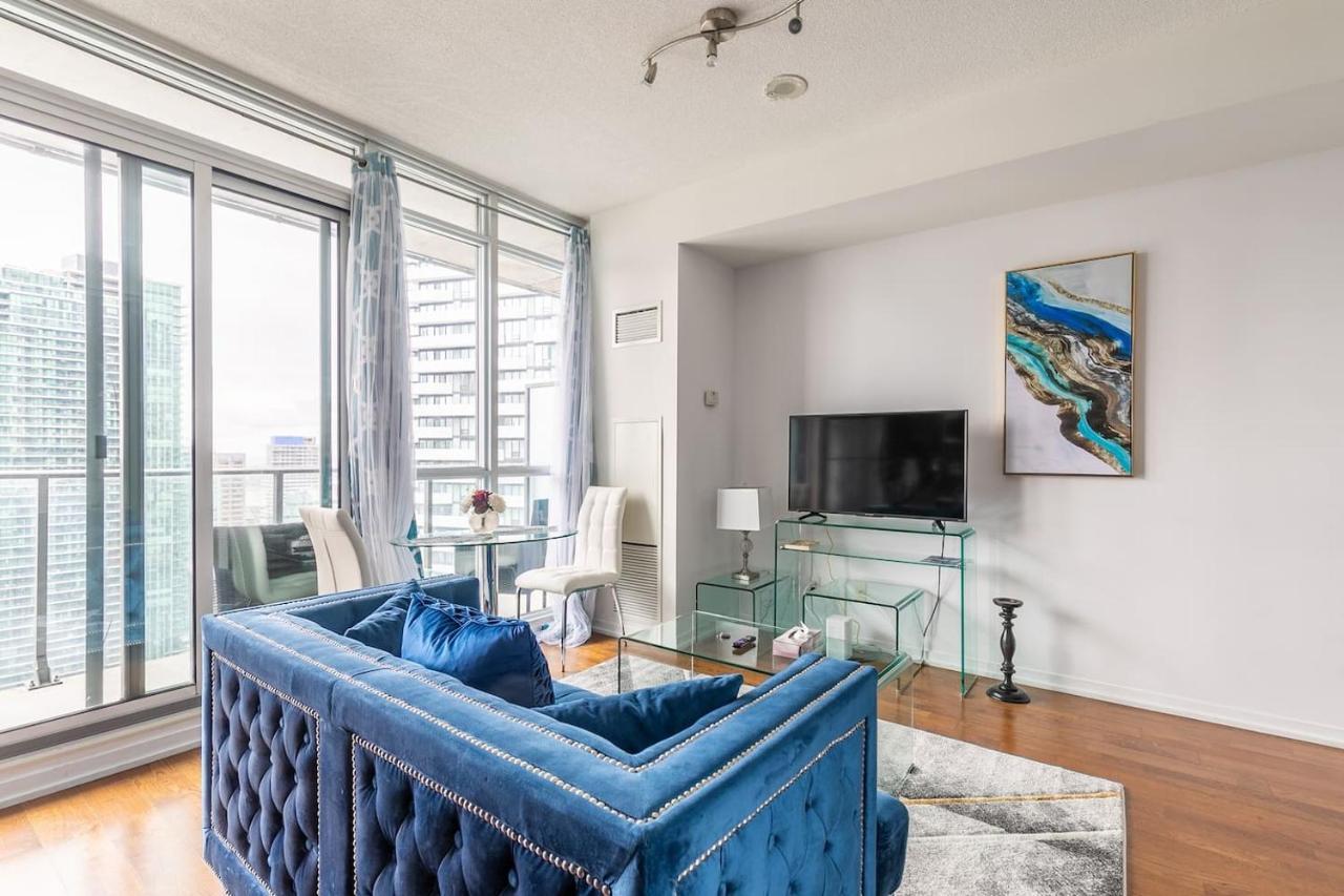 Gorgeous 1Br W/Parking Across The Scotiabank Arena Appartamento Toronto Esterno foto